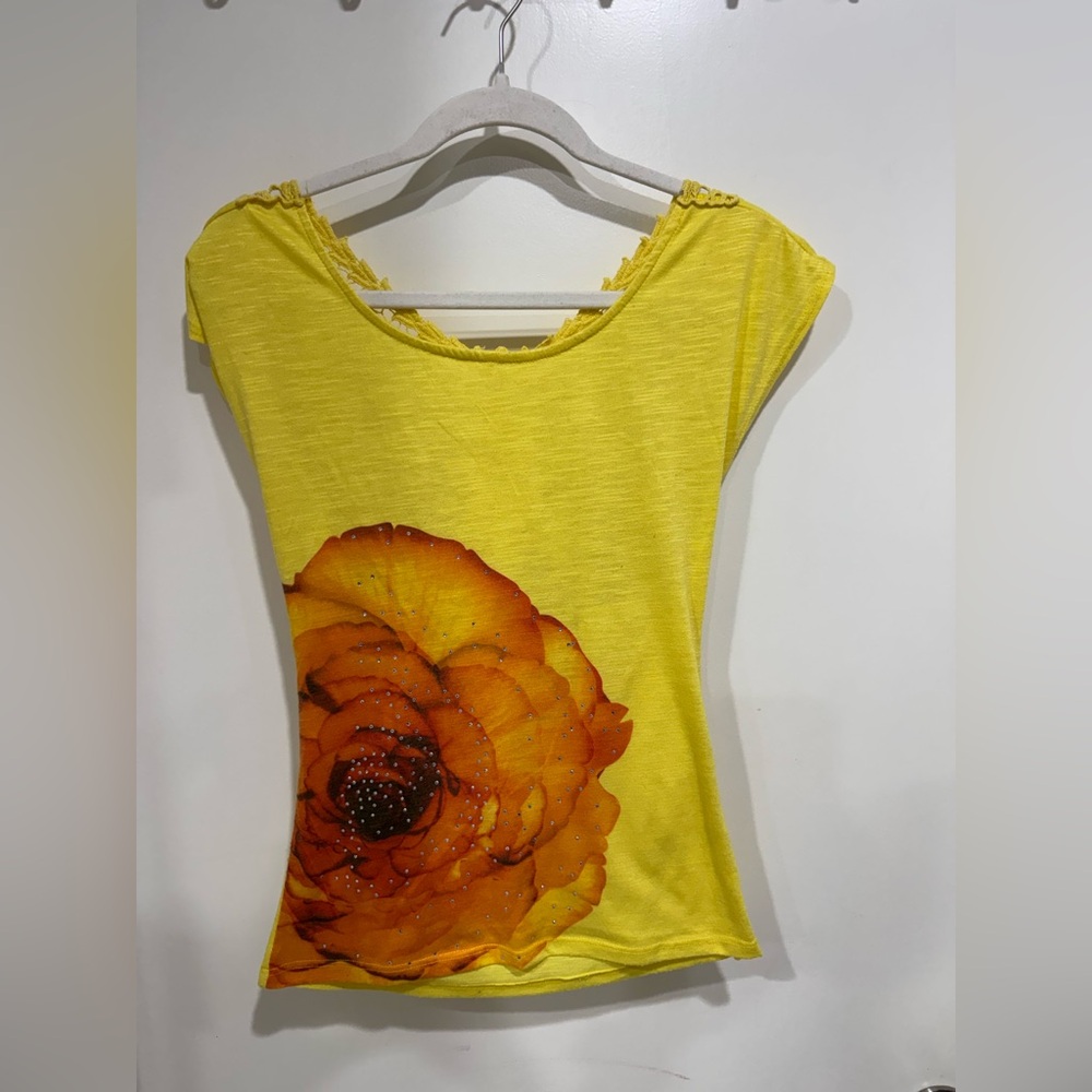 Guess Yellow Floral Short Sleeve Top size S